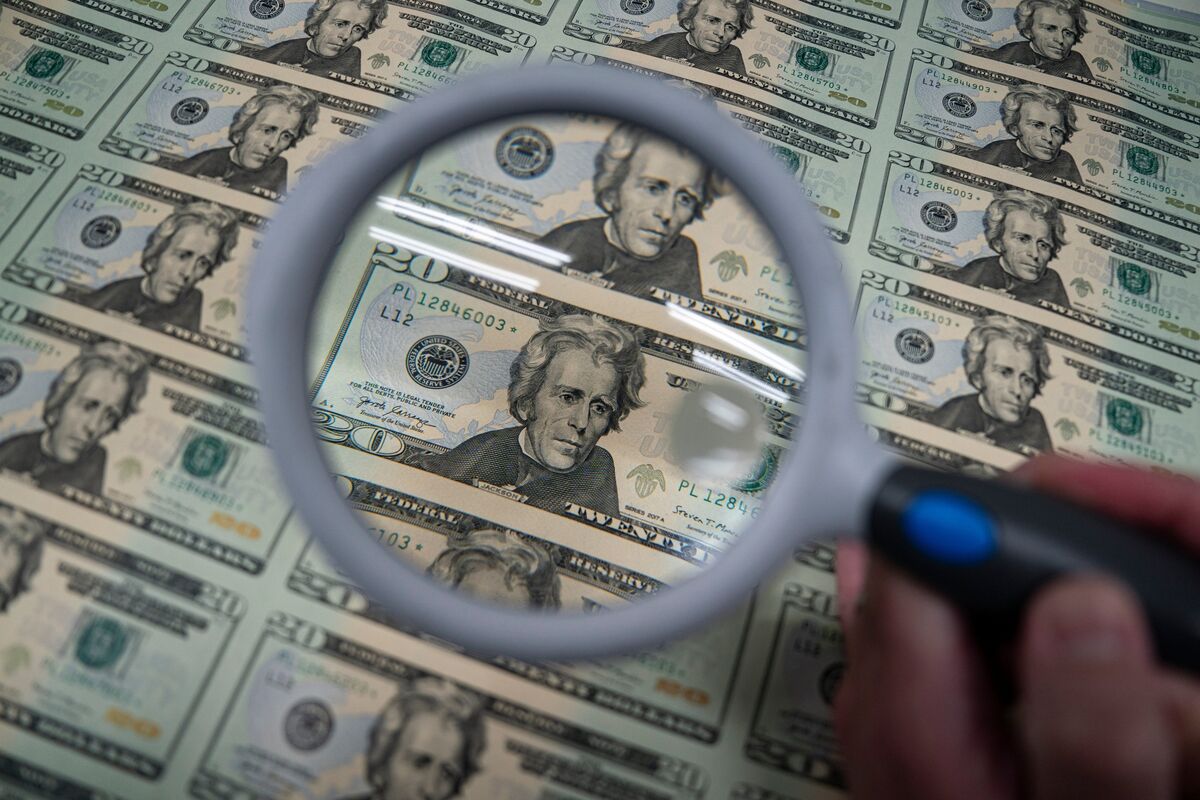 Trump's Victory Fuels Dollar Surge Amid Global Concerns