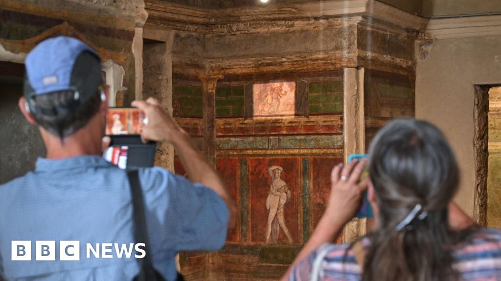 Featured image for Pompeii Imposes Daily Visitor Cap to Combat Overtourism