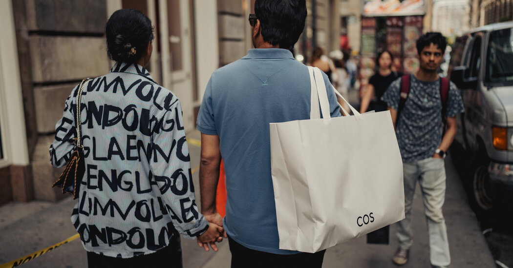 Featured image for Consumer Stress Levels Impacting US Retailers as Economy Remains Resilient