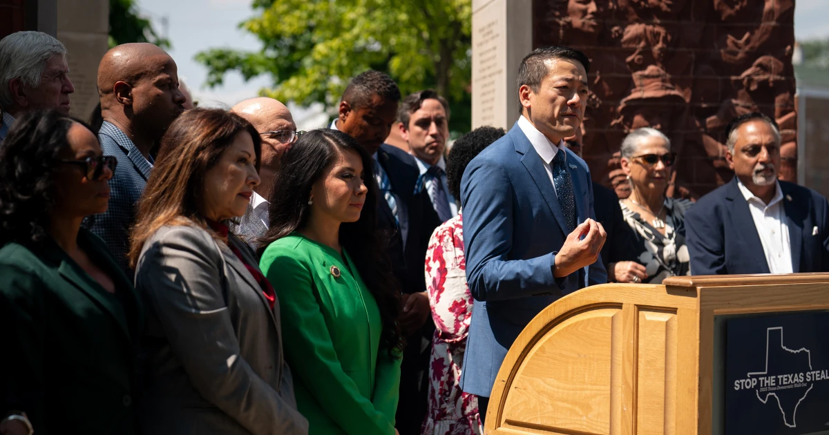 Featured image for Texas Democrats Return, Ending Walkout as Redistricting Moves Forward