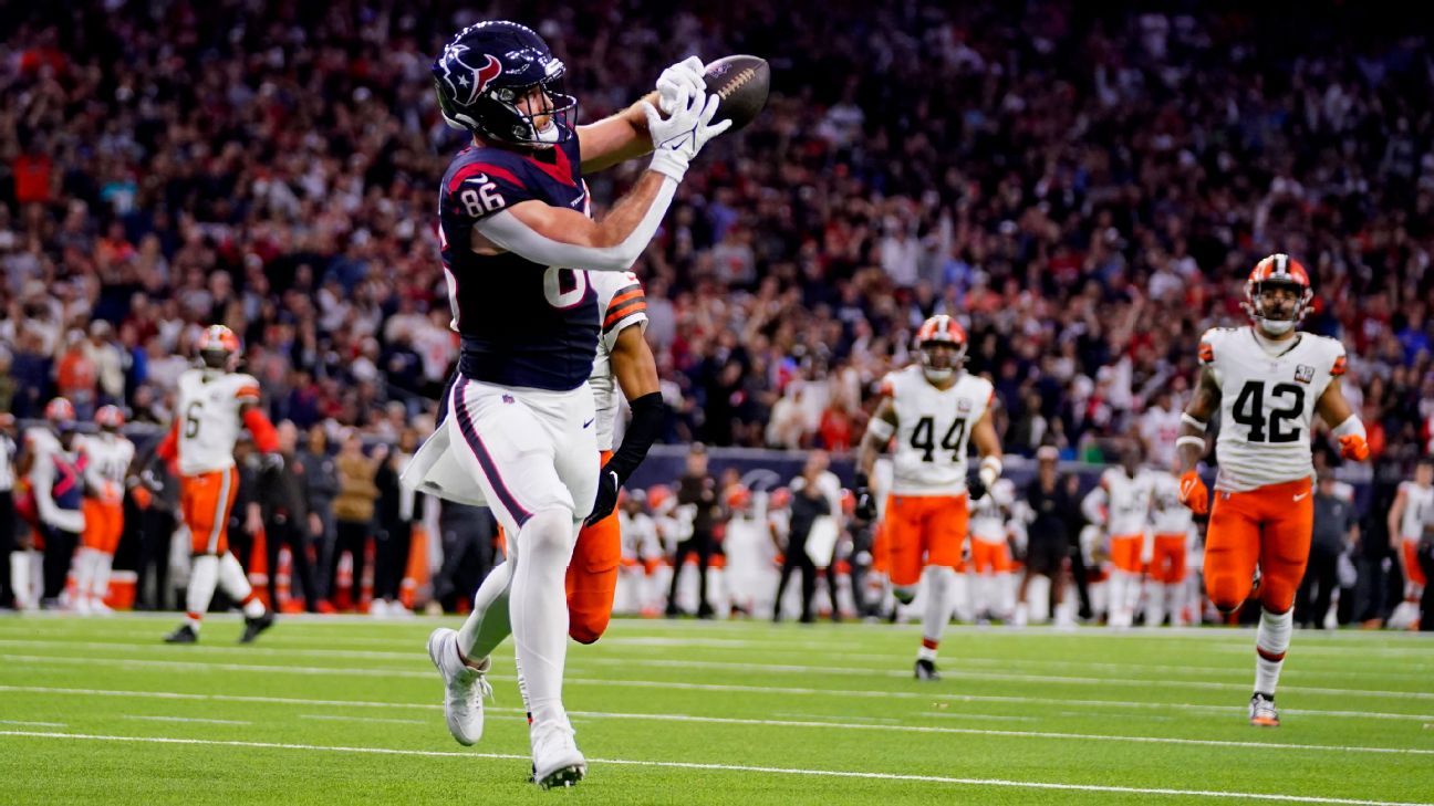 Featured image for Texans Re-Sign Veteran TE Dalton Schultz to 3-Year, $36M Deal