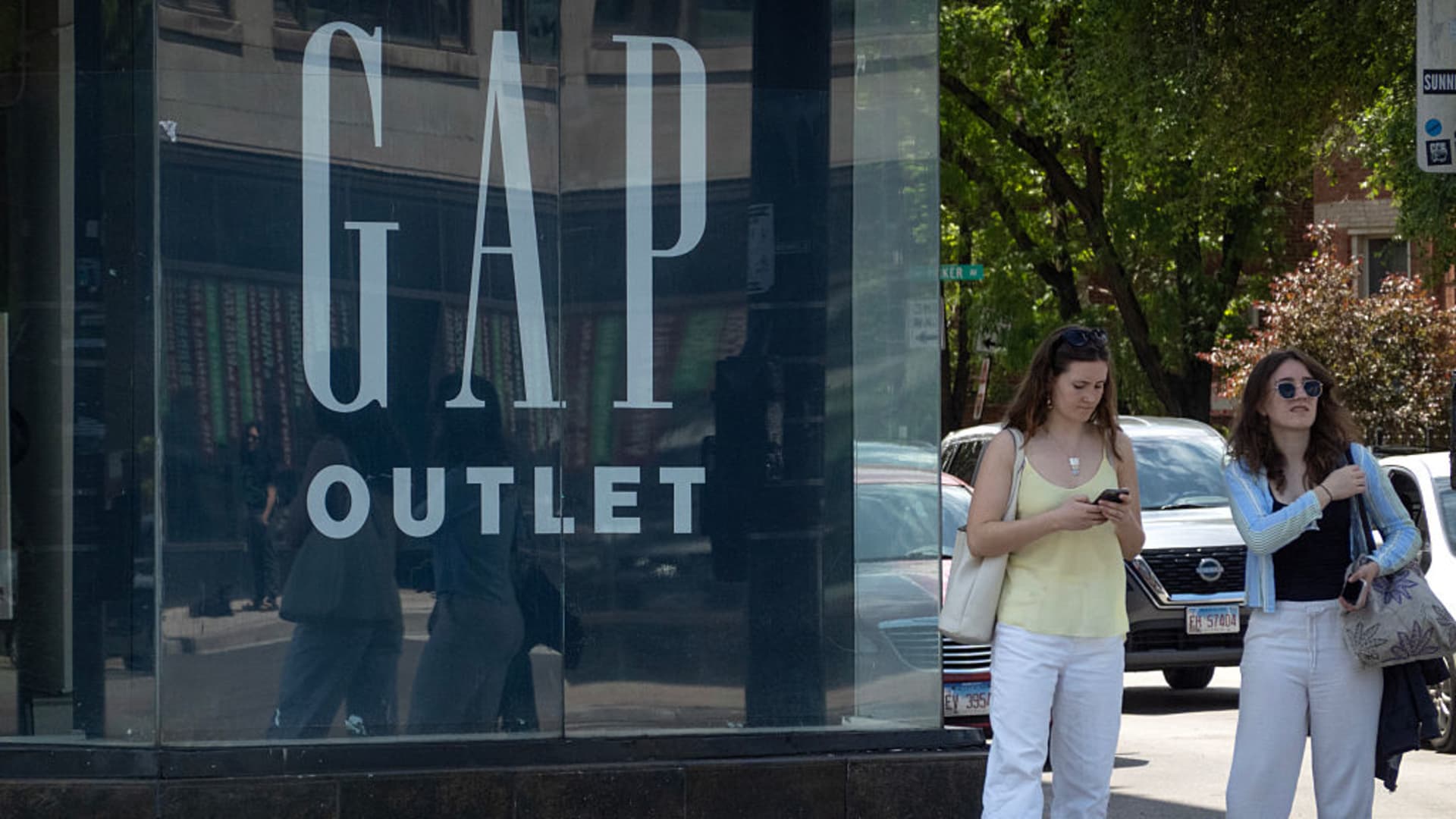 Featured image for Gap to Introduce Beauty Products in Old Navy Stores This Year