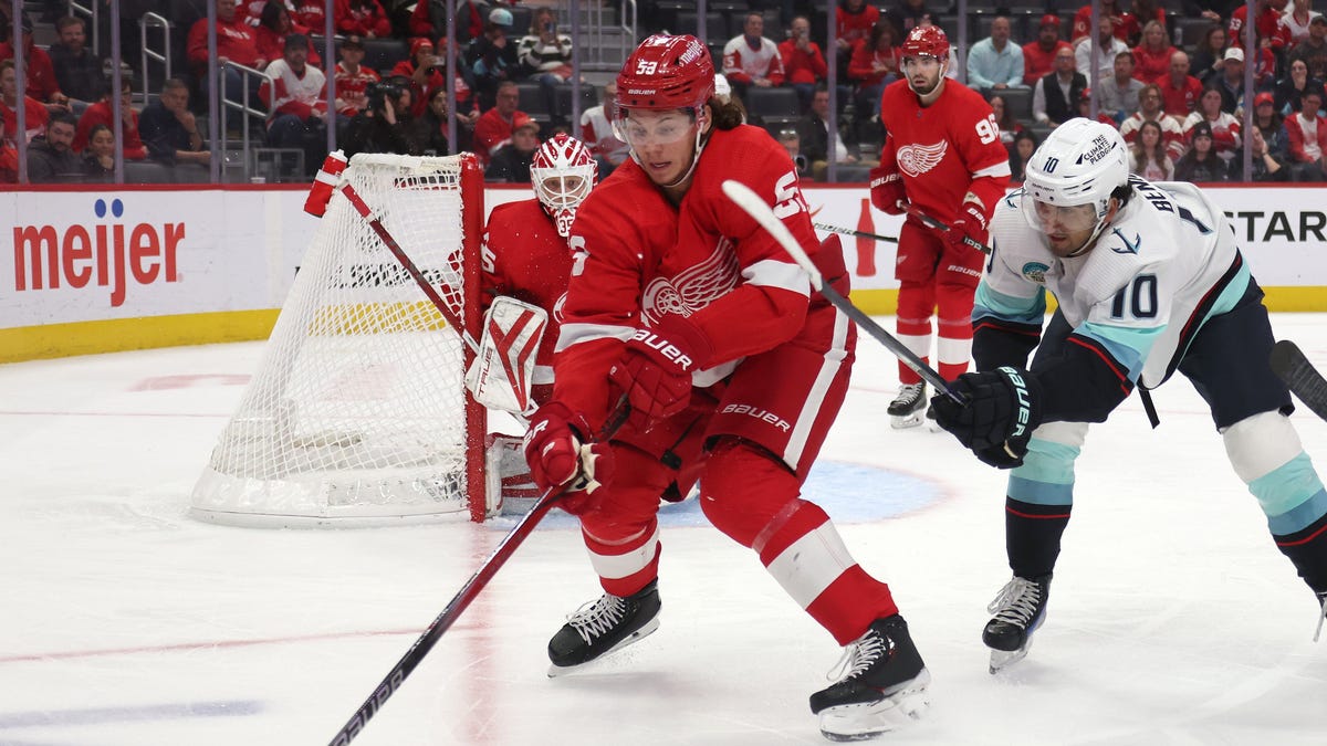 Kraken's Overtime Victory Ends Red Wings' Winning Streak