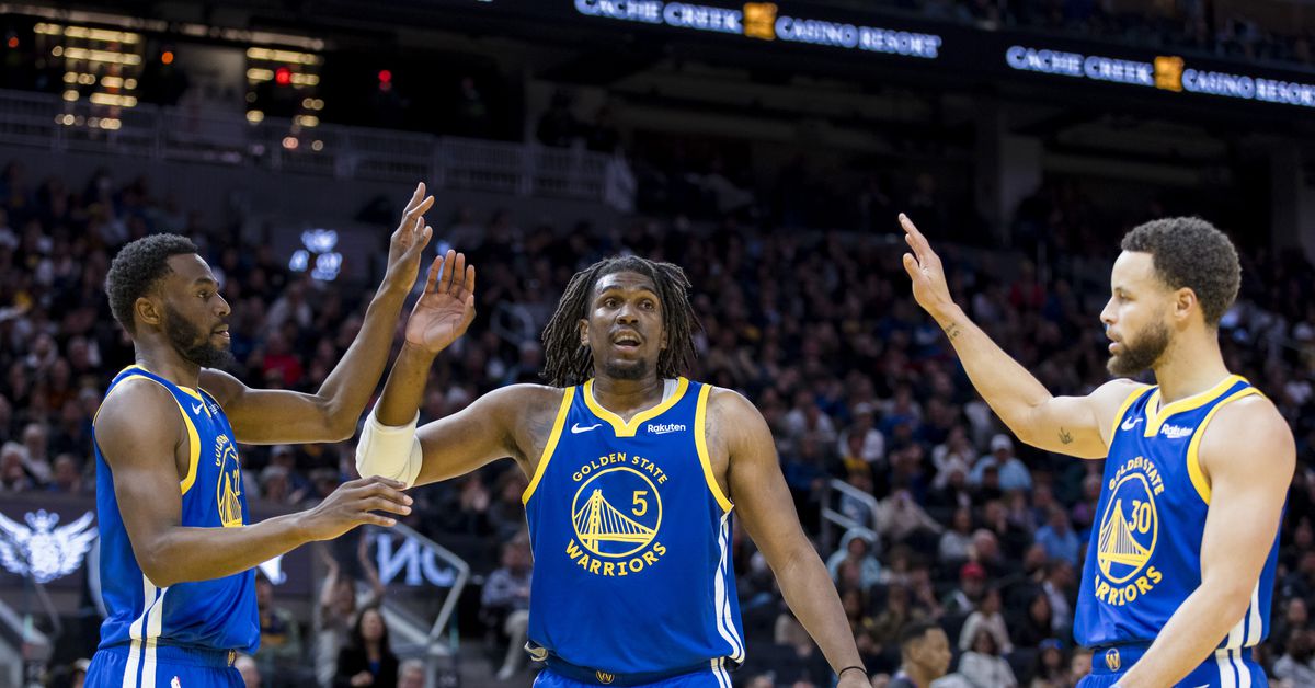 "Jokic's Mind-Blowing Buzzer-Beater Seals Nuggets' Victory Over Warriors"
