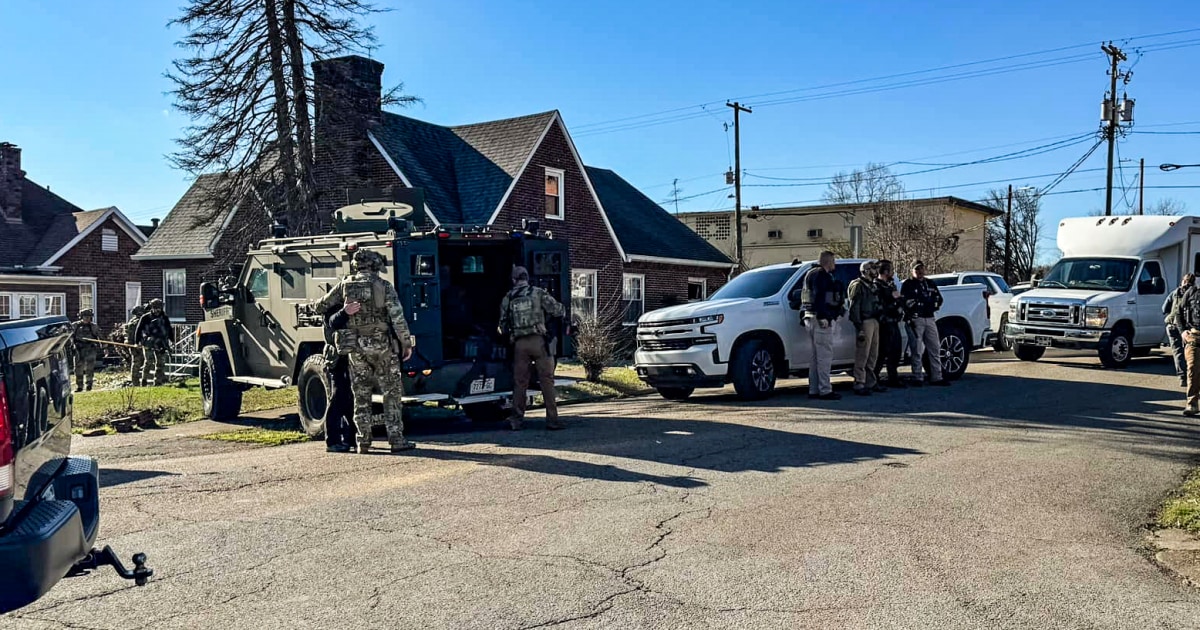 "Manhunt Ends: Suspect in Killing of Tennessee Deputy Captured in Knoxville"