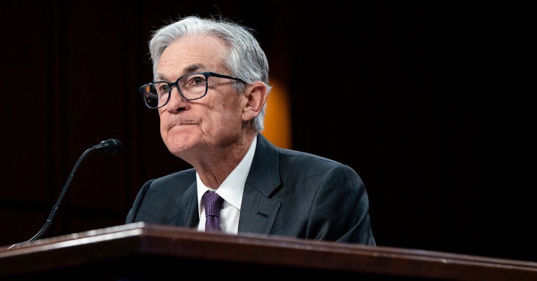 Fed Faces Economic Uncertainty and Risks Amidst Trade Tensions, Minutes Reveal
