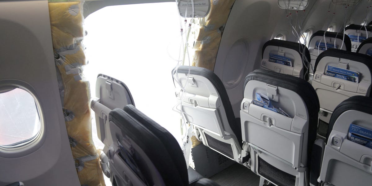 Featured image for "Alaska Airlines Lawsuit: Concerns Over Boeing 737 'Whistling Noise' Persist"