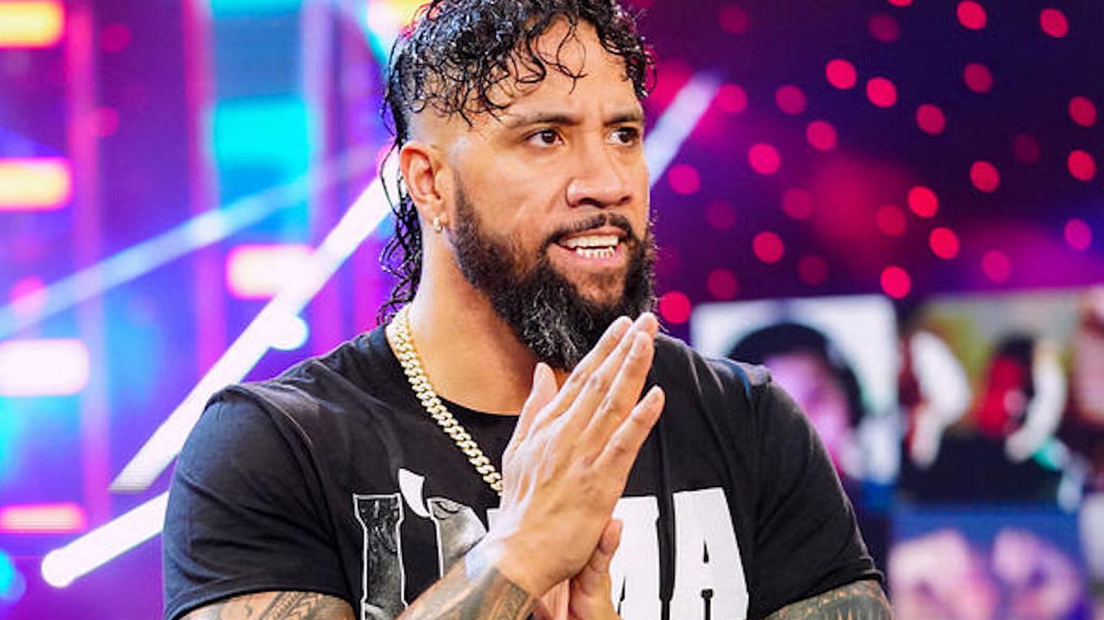 "SmackDown's Latest Drama: Jey Uso, Sami Zayn, and Solo Sikoa"
