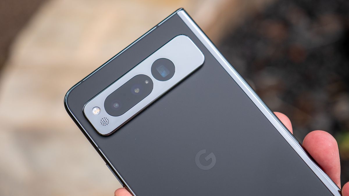 Featured image for "Google Pixel Fold 2: Leaked Prototype Reveals Big Changes and Late Arrival"
