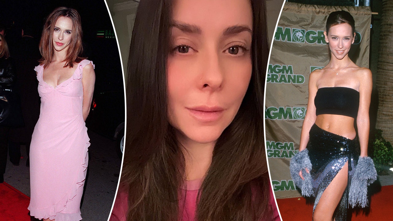 Featured image for Jennifer Love Hewitt Opens Up About the Challenges of Aging in Hollywood