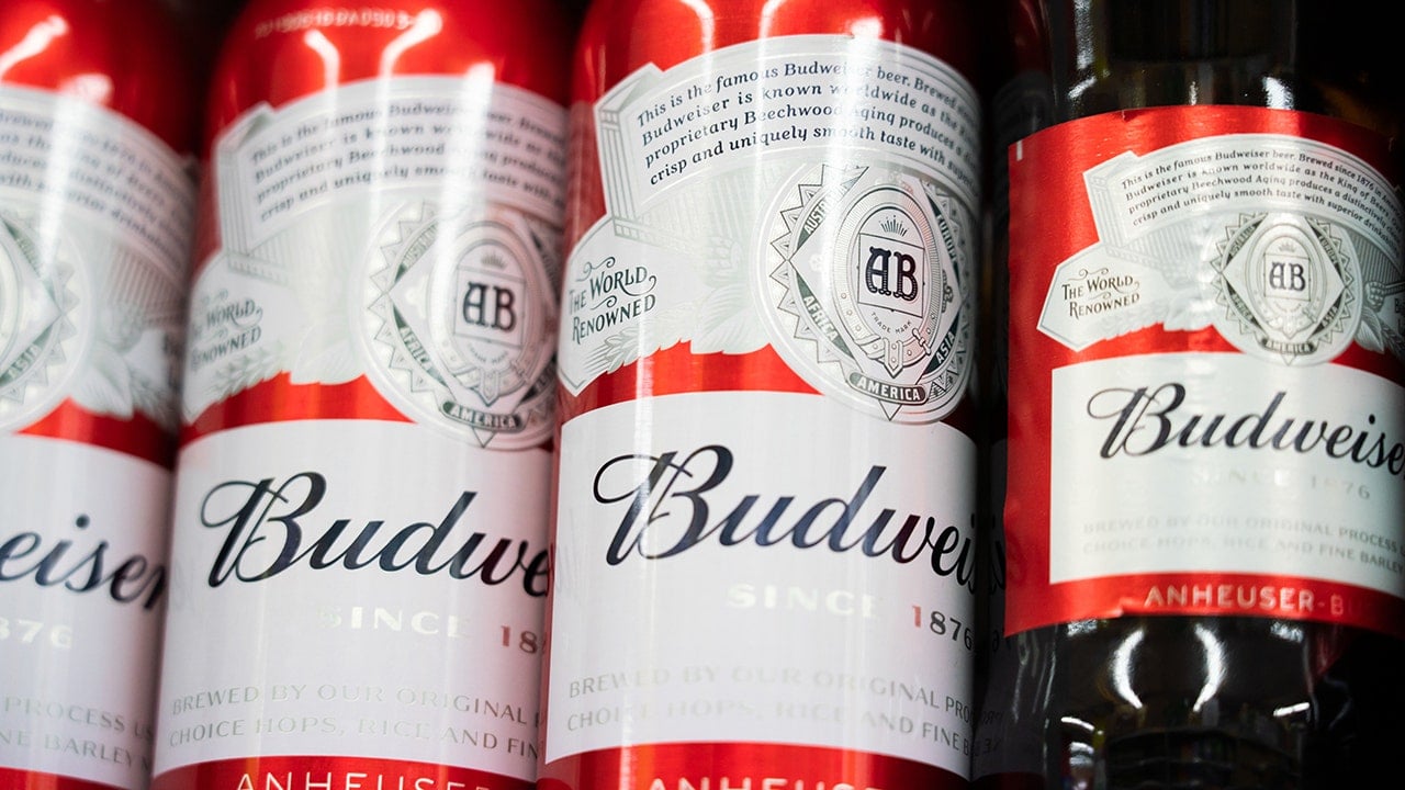 Featured image for "Budweiser's Clydesdales Make a Majestic Return for Super Bowl LVIII"