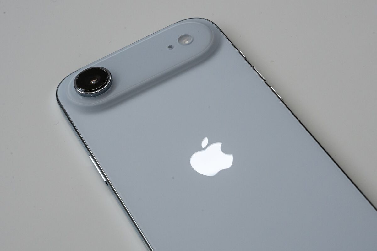 Featured image for Apple Reconnects with Design Roots Amid New Product Launches