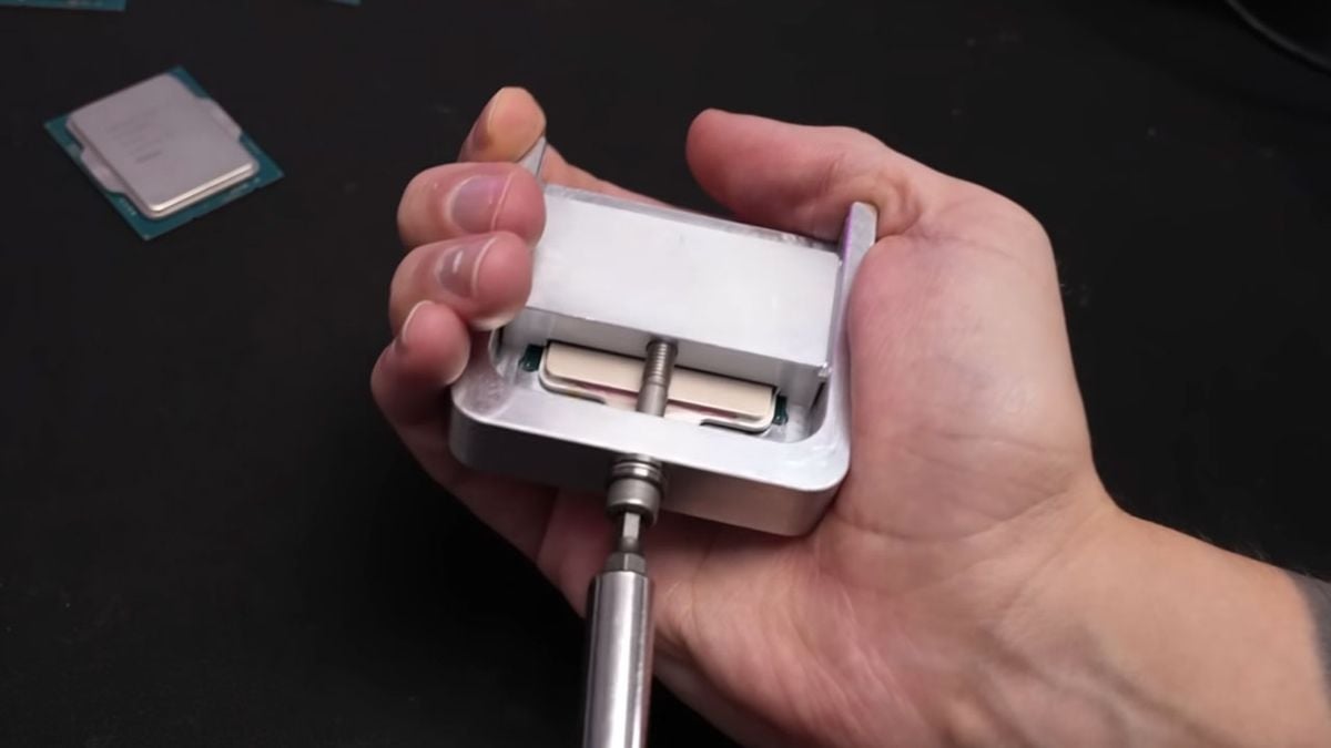 Featured image for "Intel's Maingear-approved Core i9-14900KS hits record-breaking 9.1GHz with liquid helium cooling"