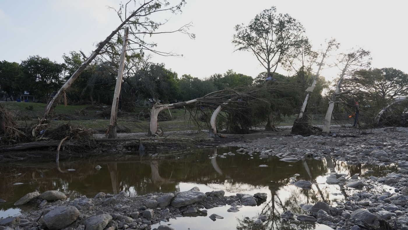 Featured image for Ex-County Commissioner: Siren System Could Have Saved Lives in Texas Flood