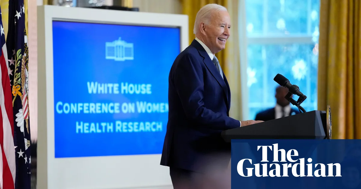 Featured image for Biden Criticizes Trump's Economic Moves, Admits Stimulus Check Misstep