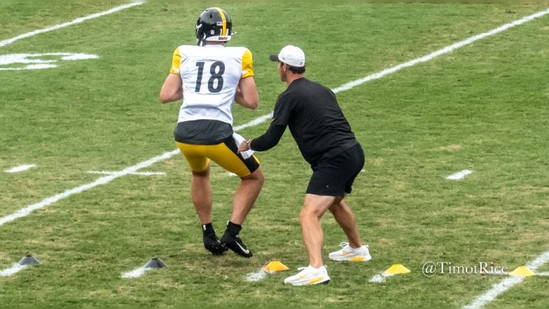 Featured image for NFL Updates: Rodgers Supports Preseason, Howard and Others Face Injuries