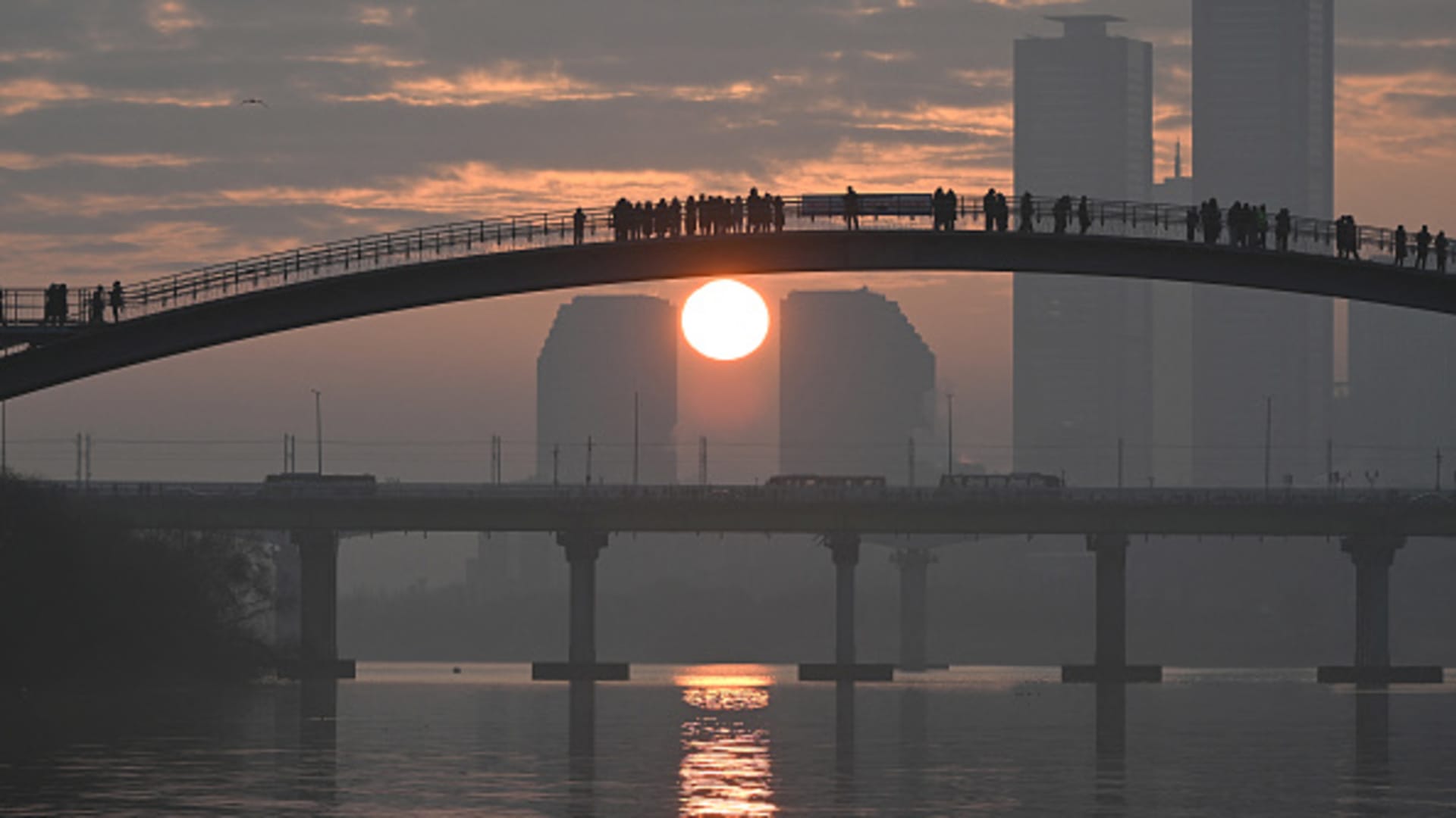 Featured image for Asian Markets Mixed Amid Wall Street Sell-Off and Key US Data