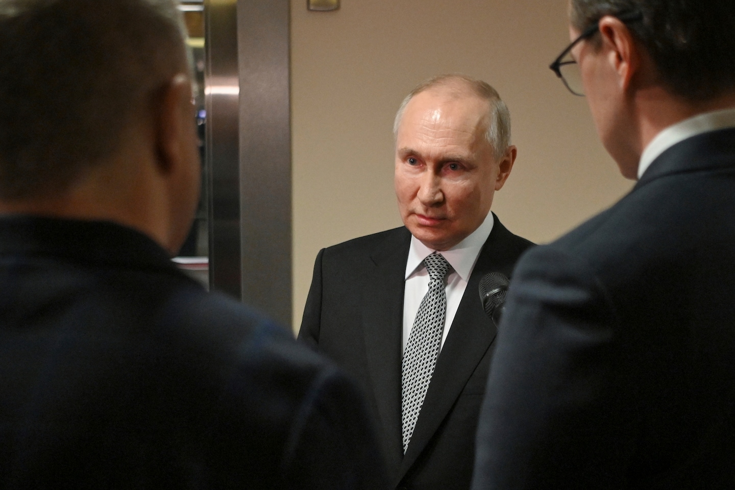 "South Africa's Dilemma: Hosting Putin at August Summit"