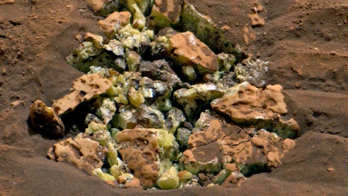 Featured image for Curiosity Discovers Unexpected Findings from Martian Rock