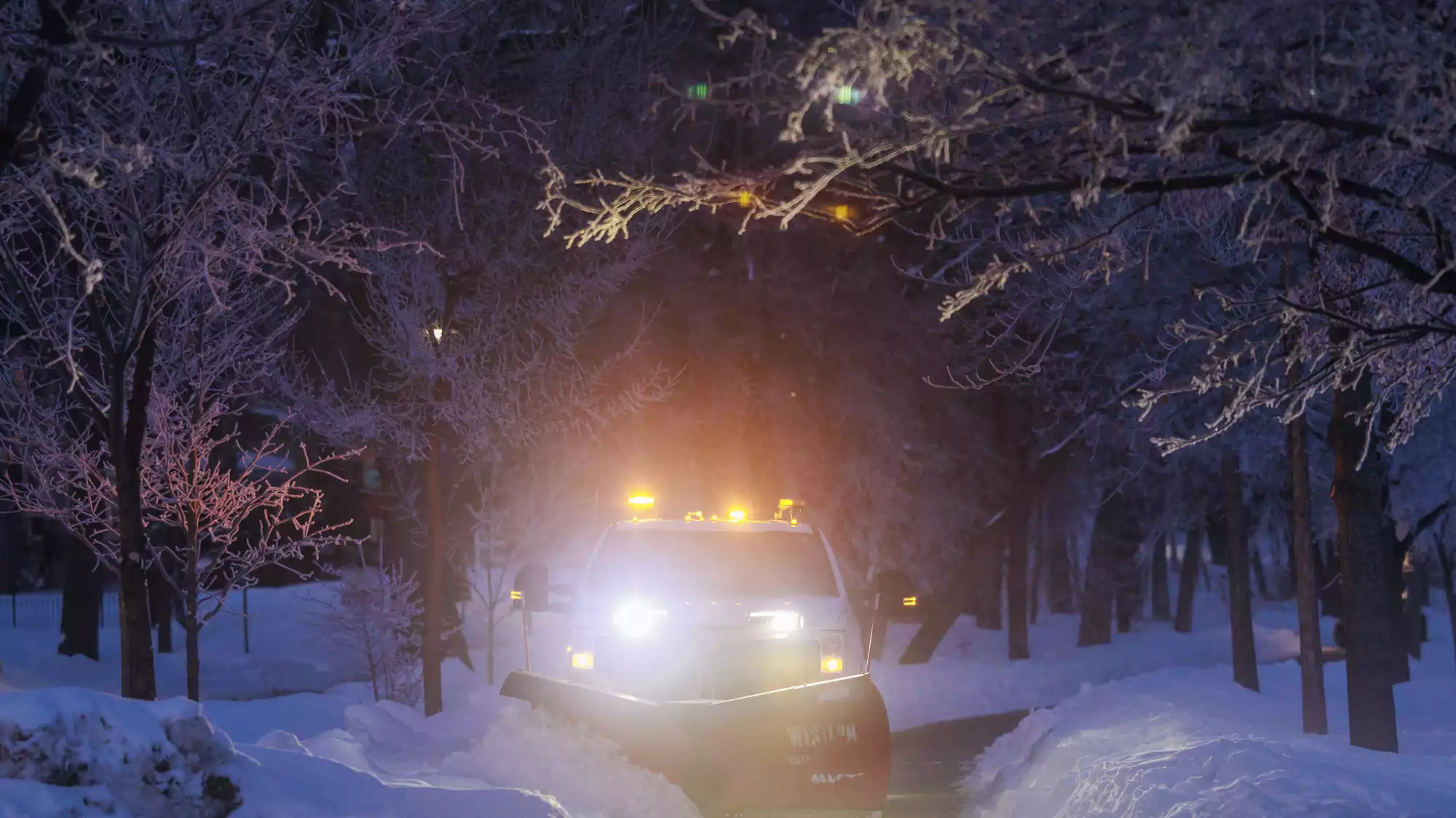 Midwest Braces for Weekend Snowstorm After Spring Snowfall