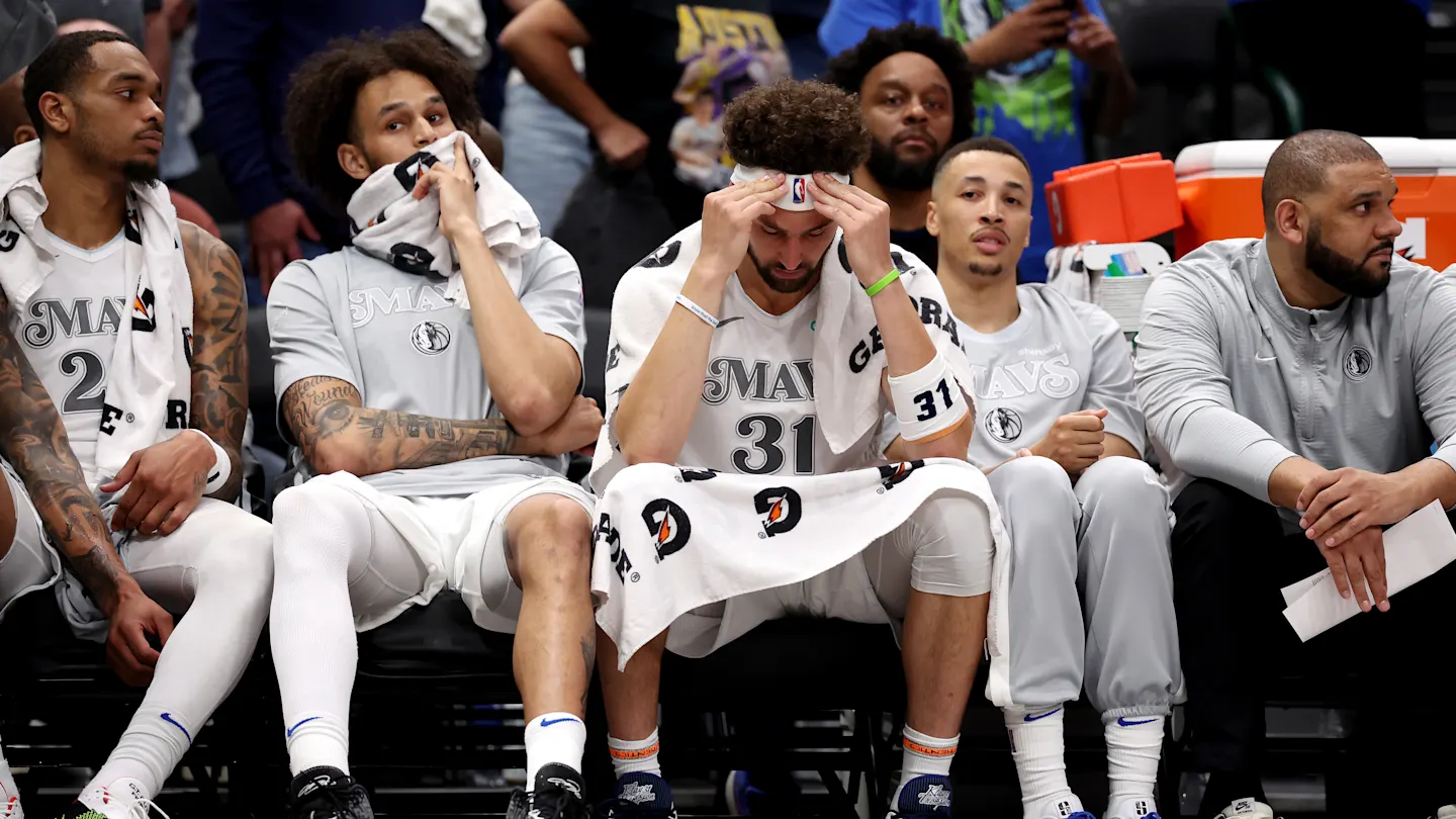 Featured image for Mavericks' signing of former Warriors guard challenges Klay Thompson