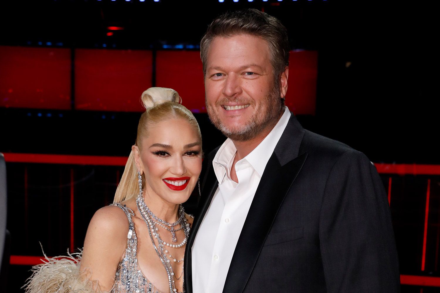 Featured image for Gwen Stefani and Blake Shelton's Festive Family Christmas Card Revealed