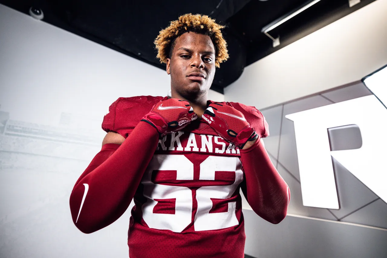 Featured image for Arkansas commit Dion Stutts tragically passes away.