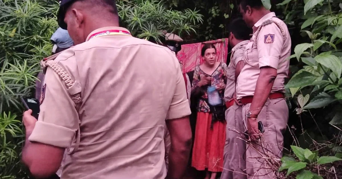 Russian Mother and Children Rescued from Cave in India