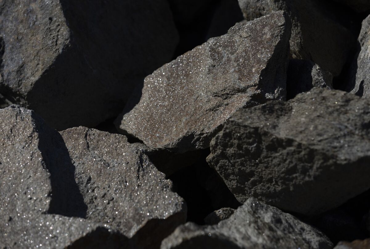 Featured image for US Imposes 93.5% Tariffs on Chinese Battery Materials to Boost Domestic Production