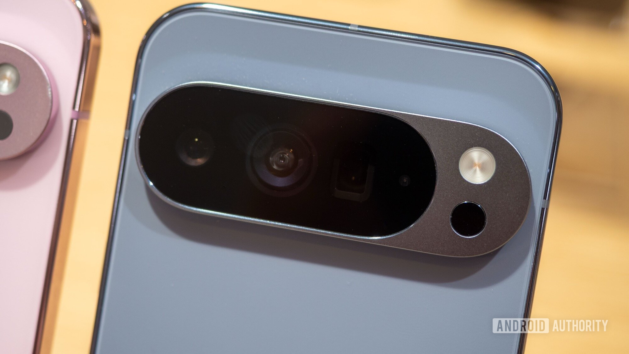 Featured image for Google Pixel 10 Pro Enhances Photography with 10x Zoom and AI Features