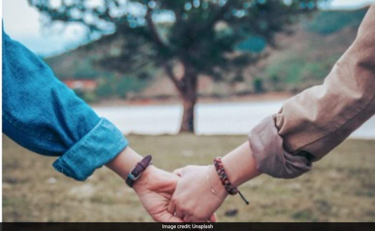 Featured image for NYC Couple Finds $100K in Safe While Magnet Fishing, Allowed to Keep It