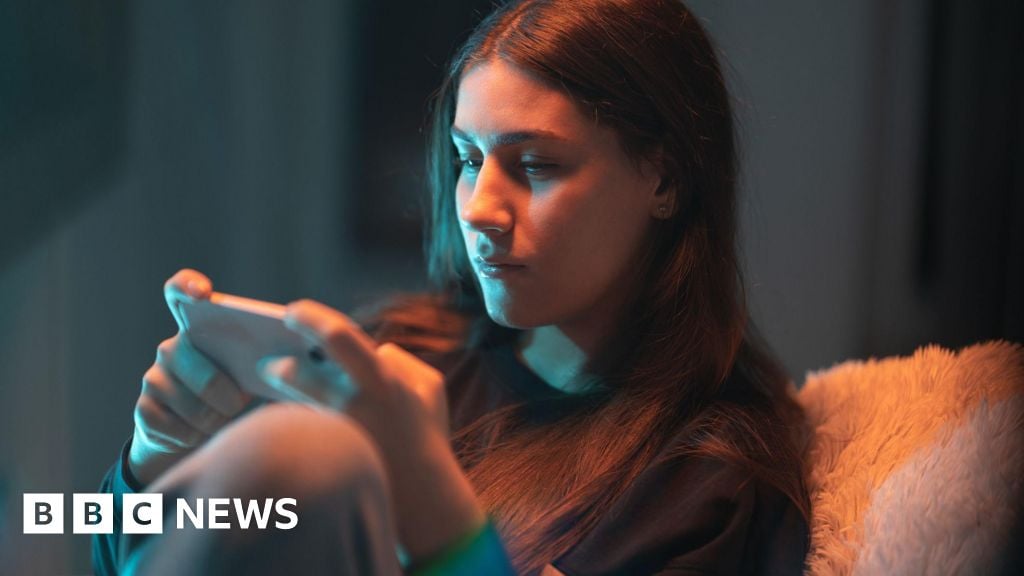 Featured image for Top Mobile Games Under Fire for Undisclosed Loot Boxes