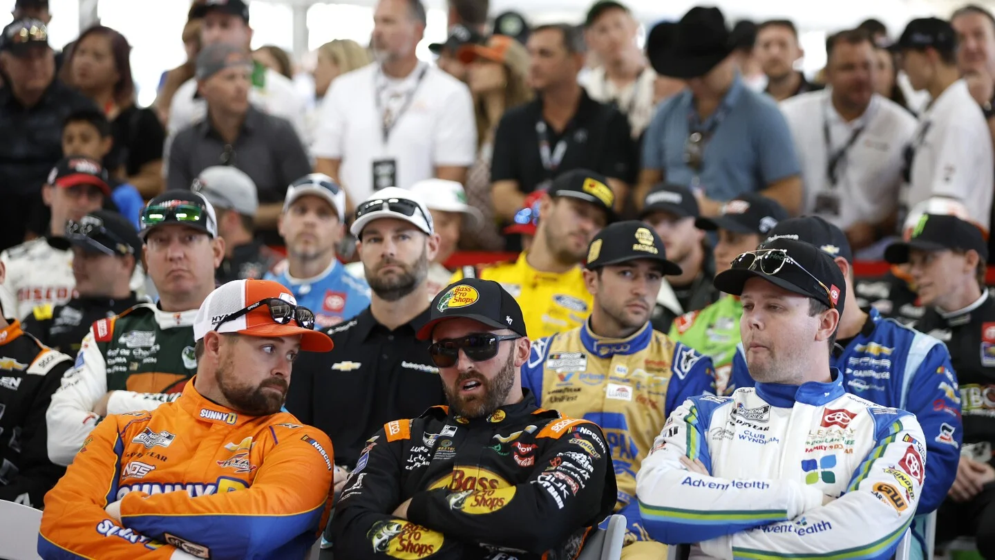 Michigan NASCAR Weekend Preview: Qualifying, Paint Schemes, and Race Analysis