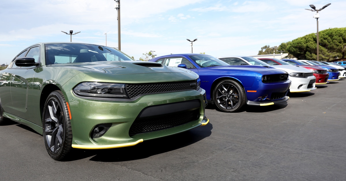 Featured image for "Chrysler Parent Recalls 318,000 Vehicles for Airbag Safety Issue"