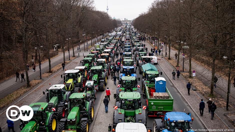 German Farmers Stage Tractor Protest in Berlin Against Diesel Tax and Austerity Measures