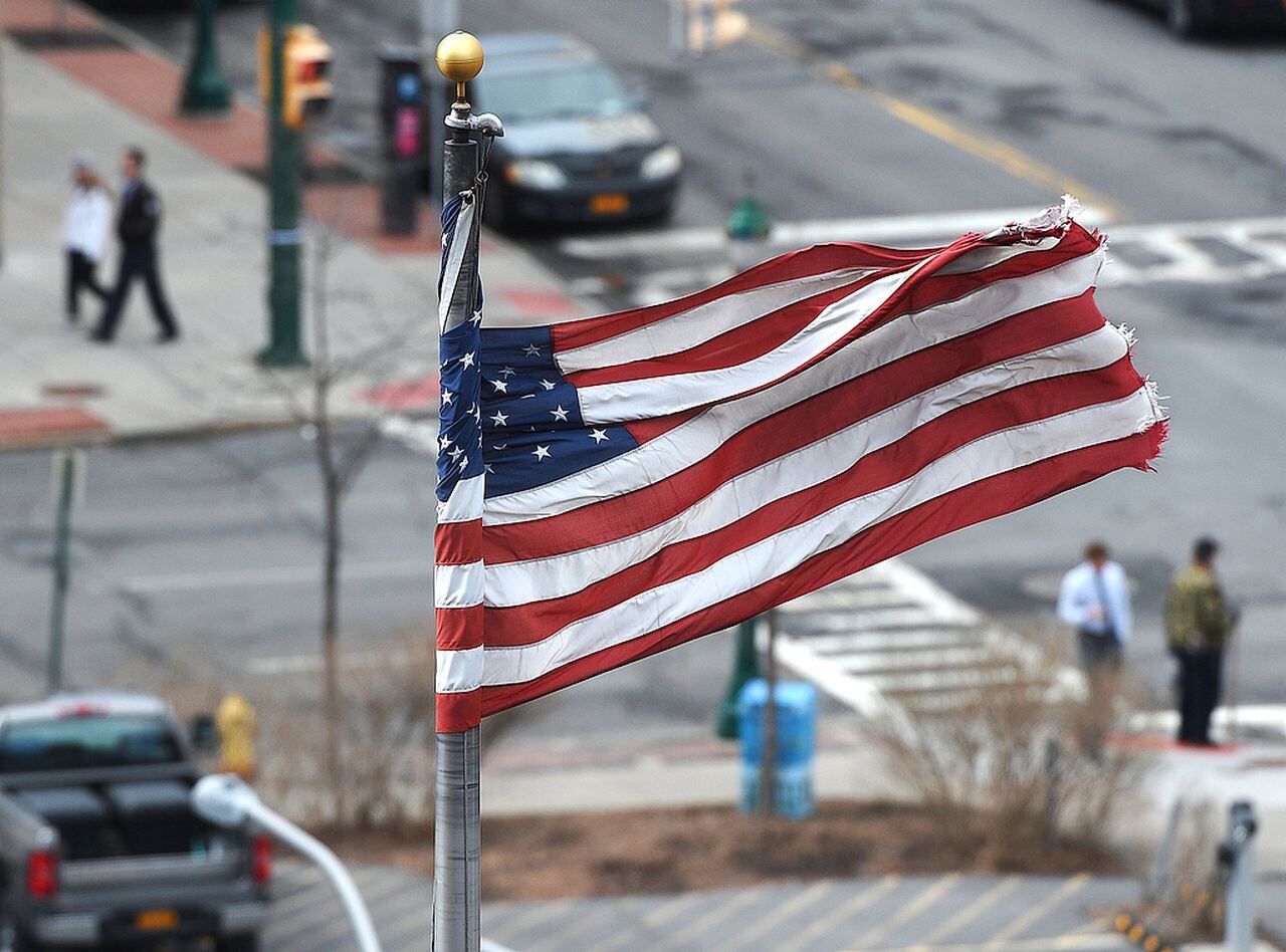 Featured image for "Widespread Power Outages and Lake Effect Snow Hit Central NY Amid Plummeting Temperatures and High Winds"