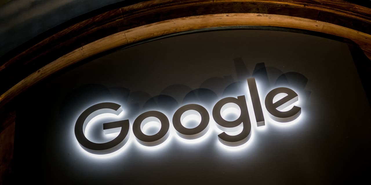 "Analyst Predicts Positive Outlook for Amazon and Meta Following Alphabet's Results"