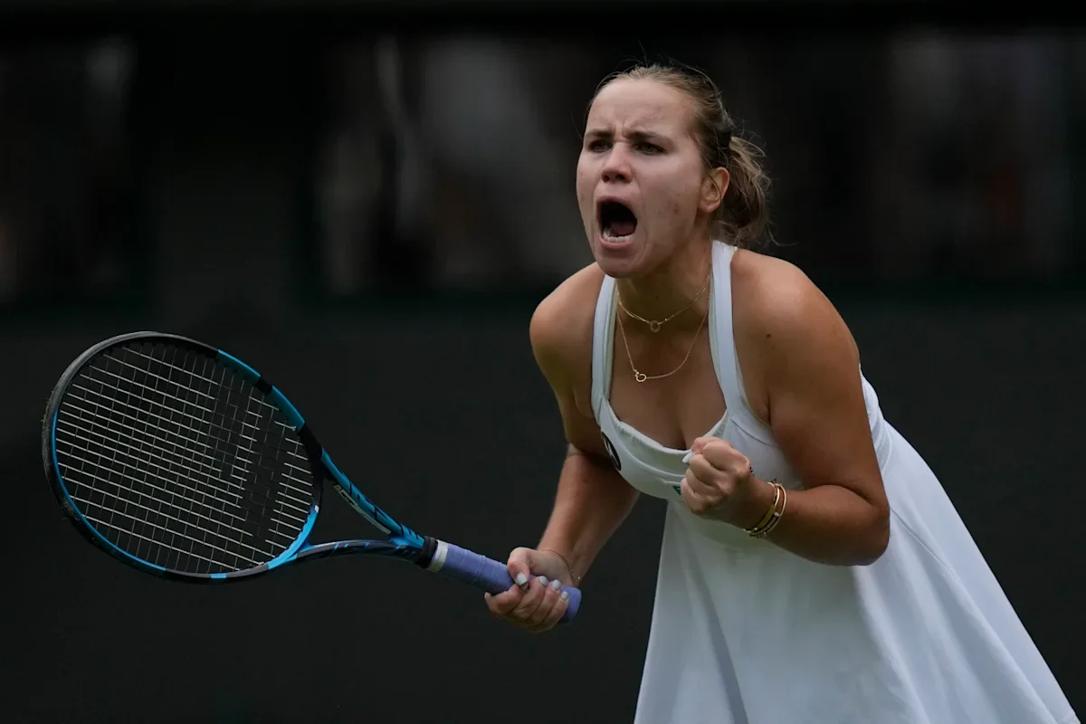 Sofia Kenin stuns Coco Gauff in thrilling Wimbledon upset