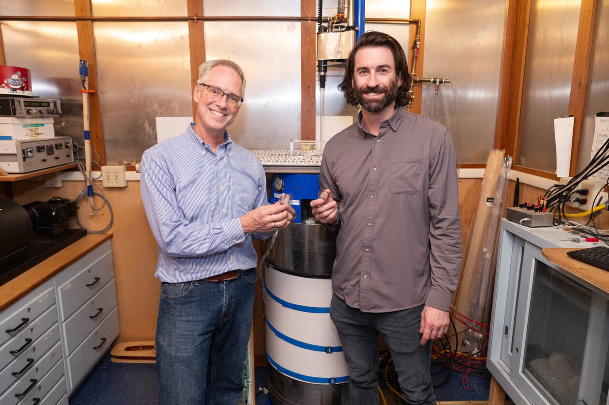 Featured image for Ancient Magnetic Field Flips Reshaped Earth's History