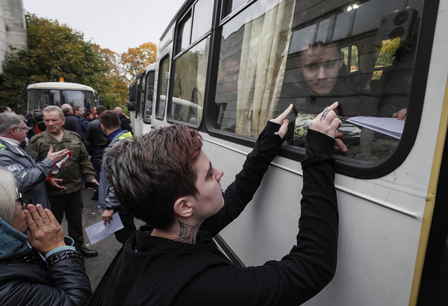 Russian soldiers speak out against 'criminal orders' and seek surrender options.