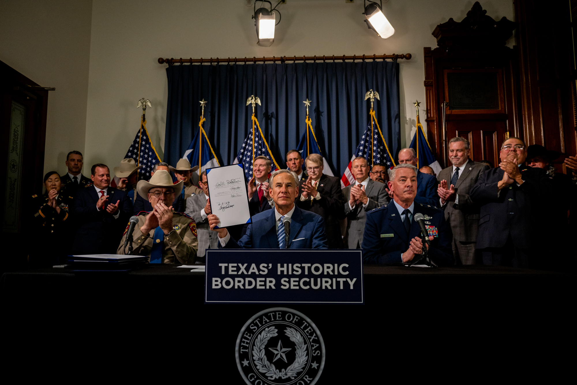 Republican Governors DeSantis and Abbott Stir Controversy with Bold Immigration Actions