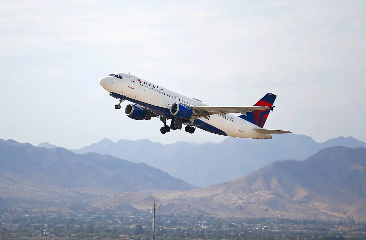Featured image for Veteran Grandma Foils Cockpit Storming on Delta Flight