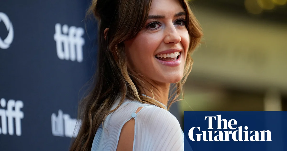 Featured image for Daisy Edgar-Jones to Lead New 'Sense and Sensibility' Film Adaptation