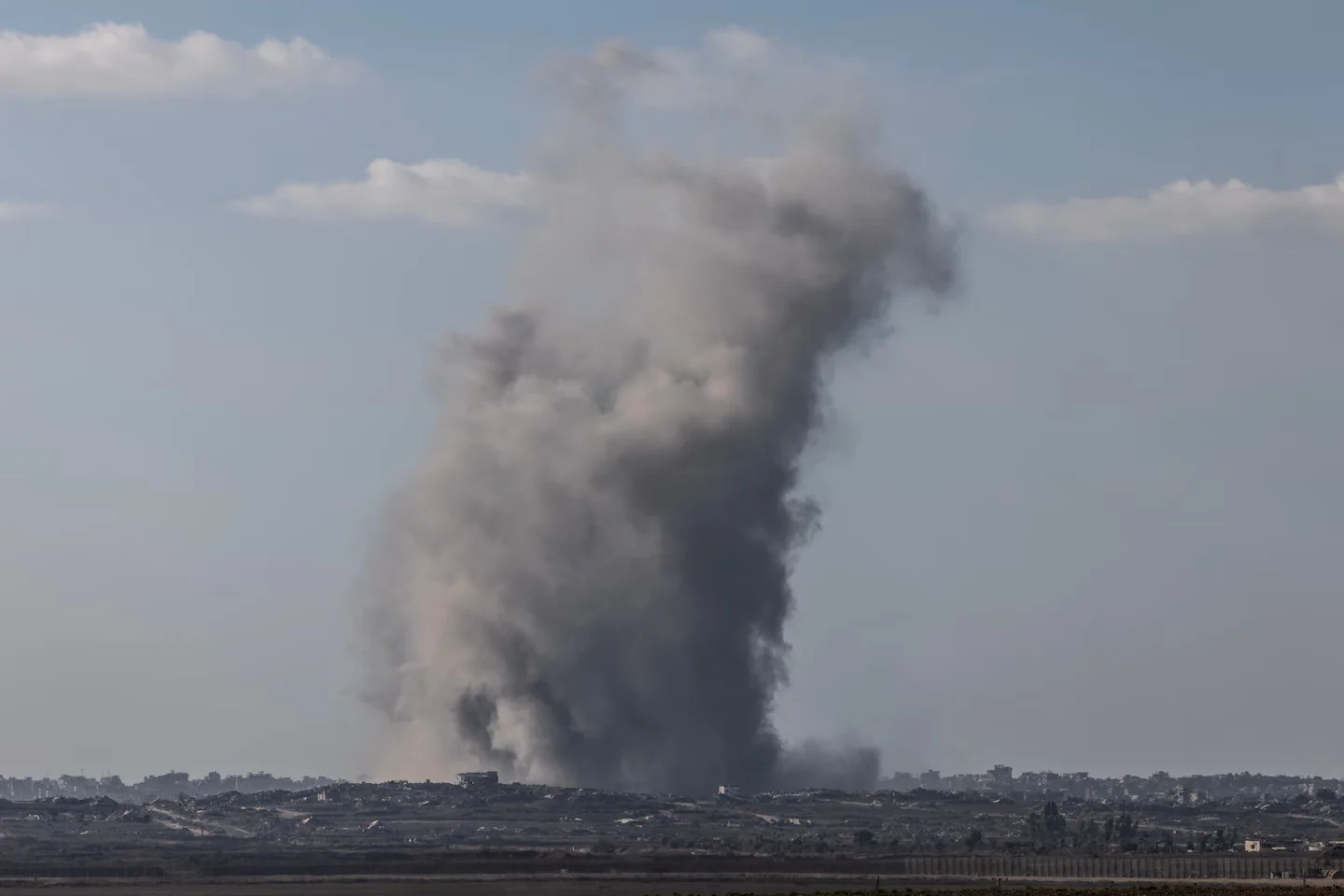 Hamas Shows Willingness to Negotiate Amid Rising Arab Pressure