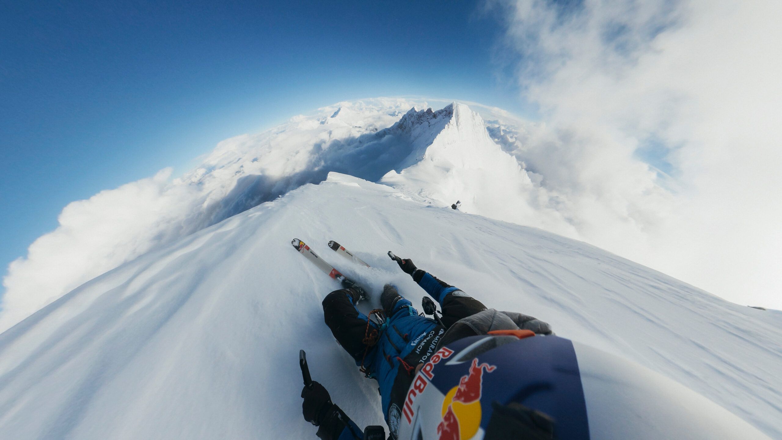 Featured image for Andrzej Bargiel Sets Record as First to Ski Everest Without Oxygen