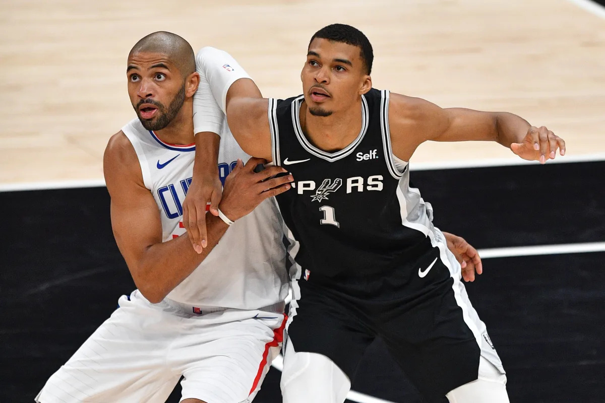 "Spurs Suffer Devastating 40-Point Loss to Clippers"