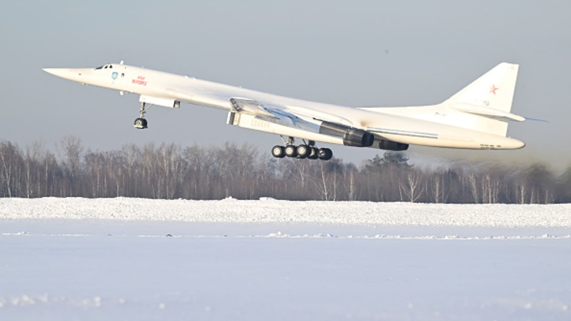 "Putin's Nuclear Bomber Flight Sends Strong Message to the West"