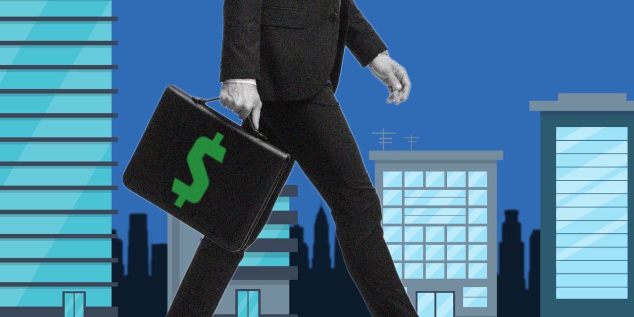 Featured image for Commercial Real Estate Crisis Threatens US Banks in 2024