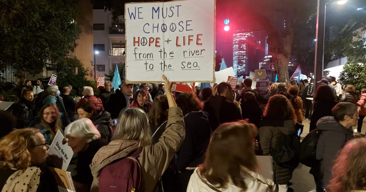"Israeli Protesters Demand Cease-fire and Right to Demonstrate Amid Israel-Hamas Conflict"