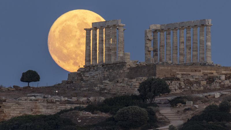 Featured image for July's Full Buck Moon: When and How to View It